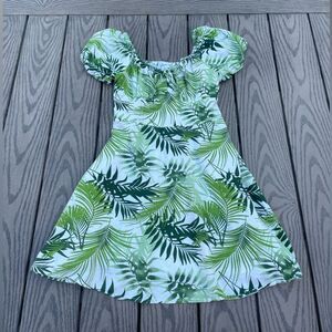 Japna Leaf/palm print mini dress w keyhole size medium